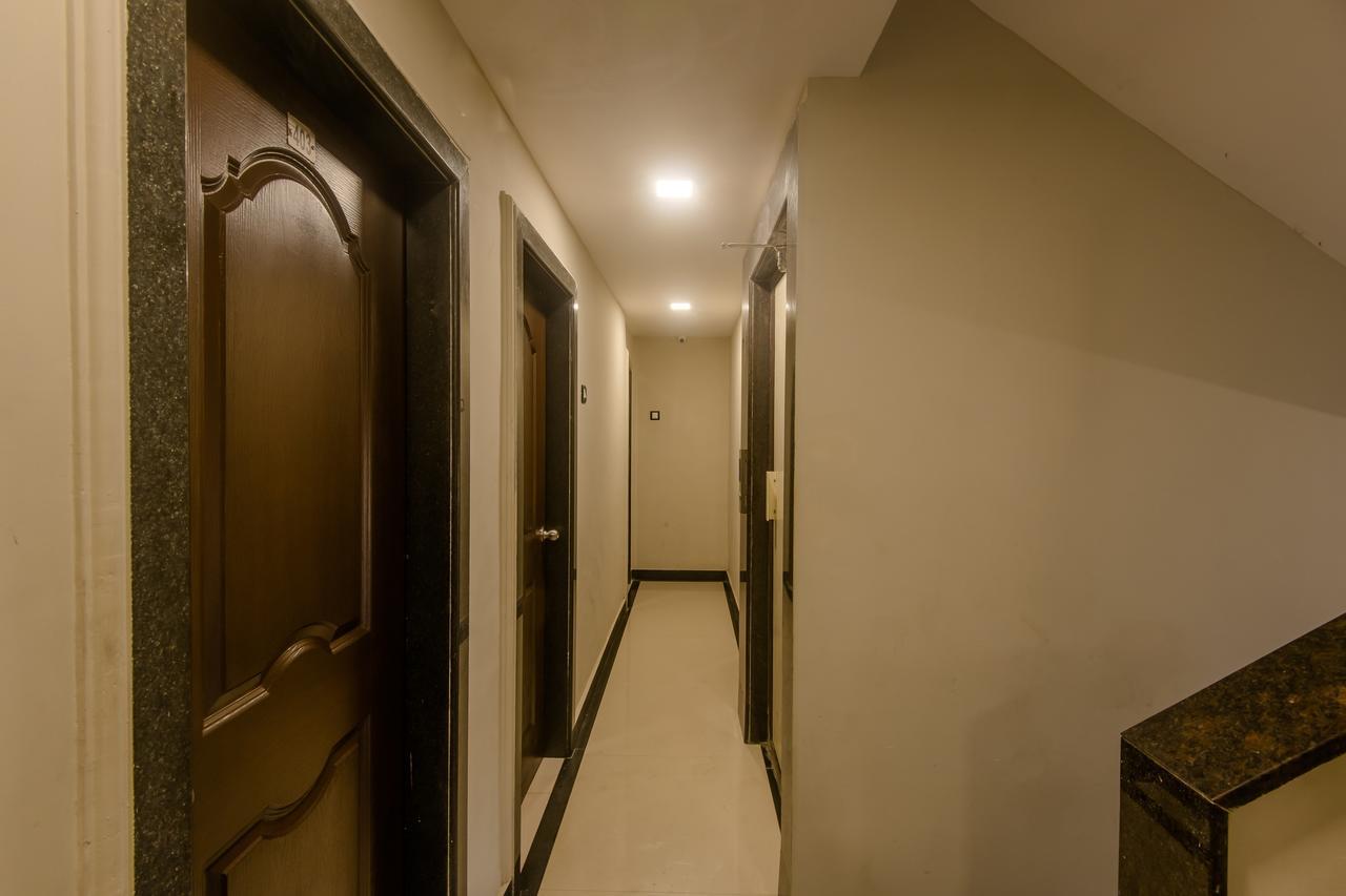 Oyo 9748 Hotel Girgaon Palace Mumbai Exterior photo