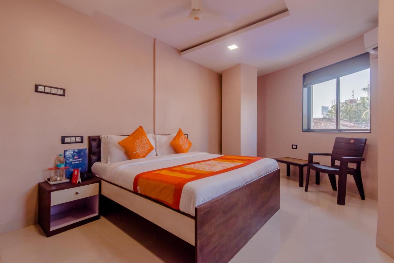 Oyo 9748 Hotel Girgaon Palace Mumbai Exterior photo